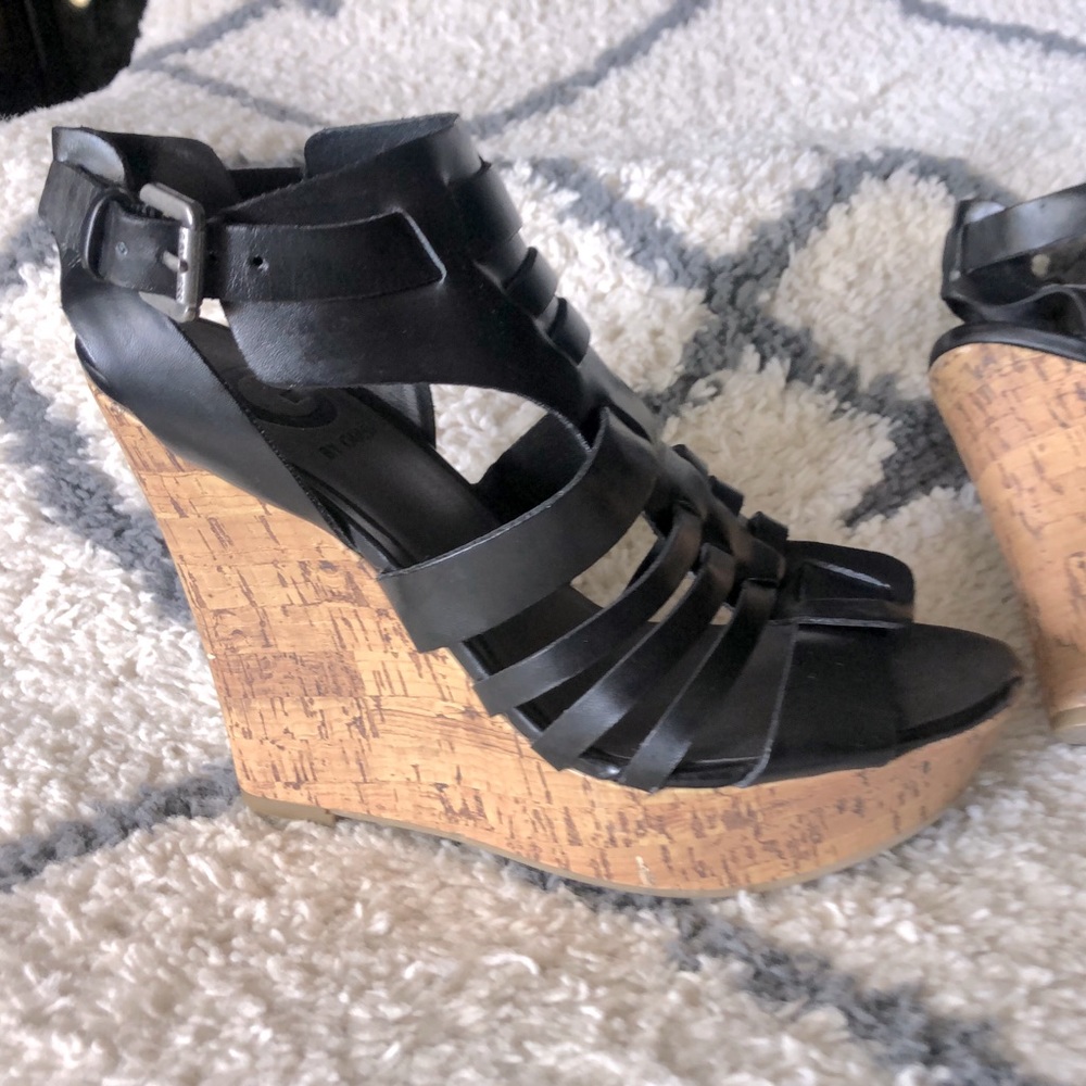 Gorgeous and summer ready! Almost new black Guess platform cork wedges, Size 7